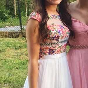 Sherri Hill cap sleeve embroidered floral dress